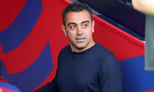 أسطورة برشلونة تشافي يرفض فرصة أخرى للعودة إلى التدريب